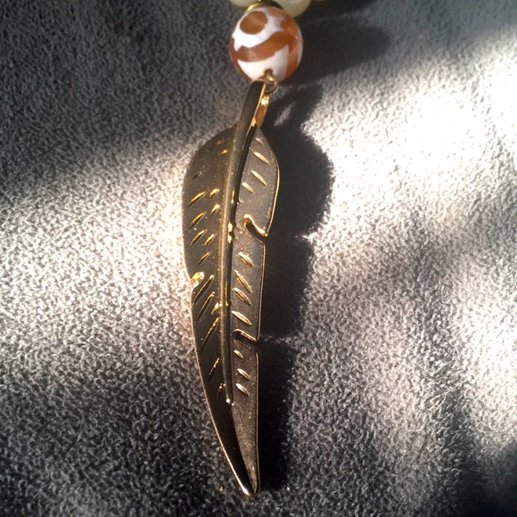 *NOT REAL GOLD* Gold Feather Fancy Beaded Necklace - Picture 2 of 3